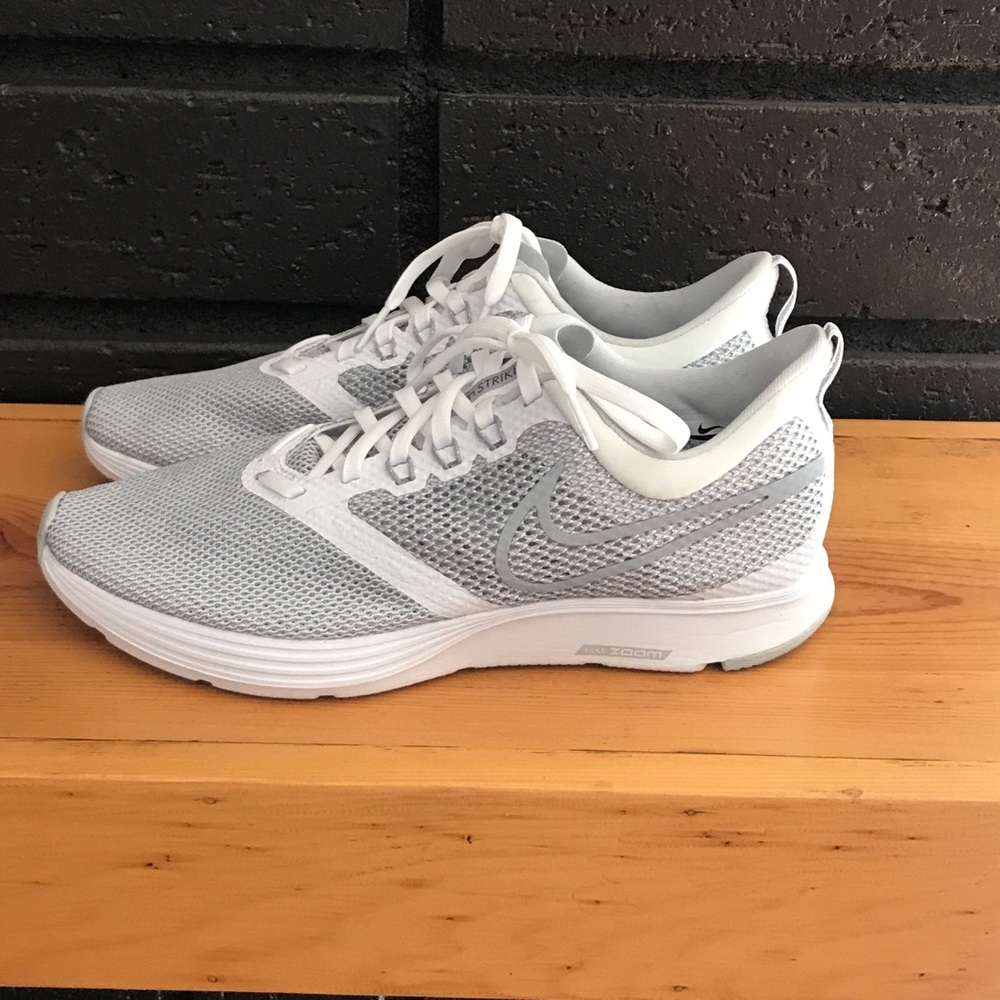 Men’s Nike ZOOM STRIKE Tennis shoe